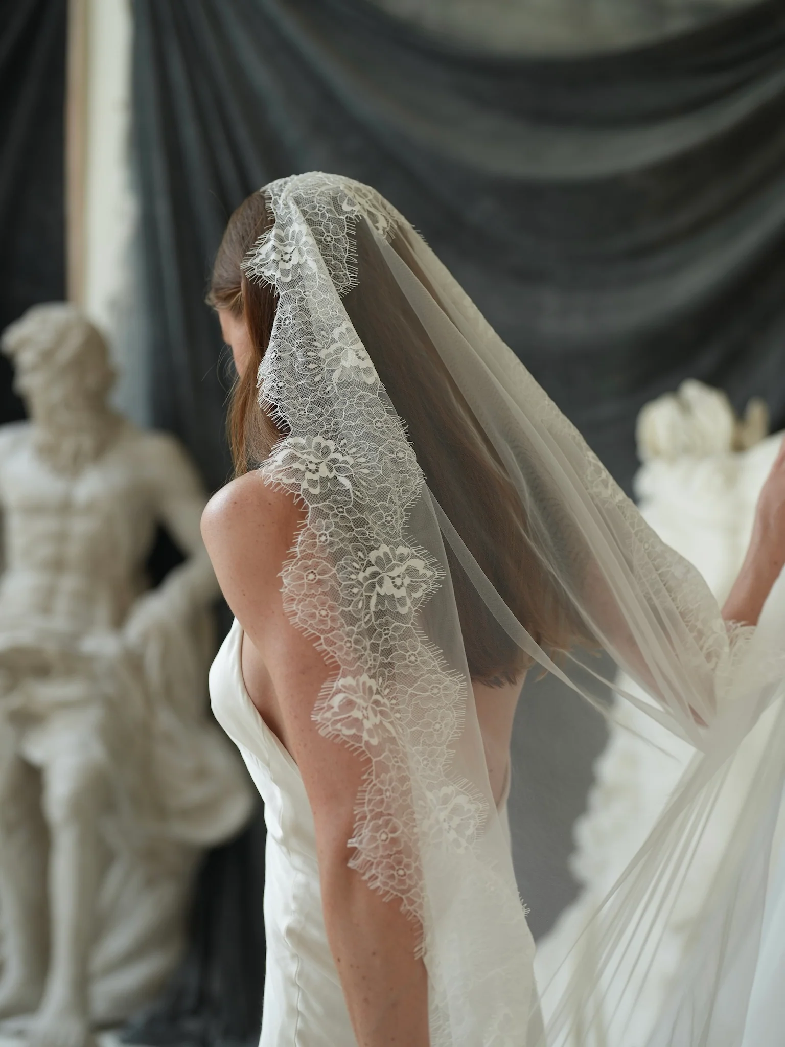 Mantilla Chantilly Lace Veil, Single Tier, Cathedral Length - Image 10