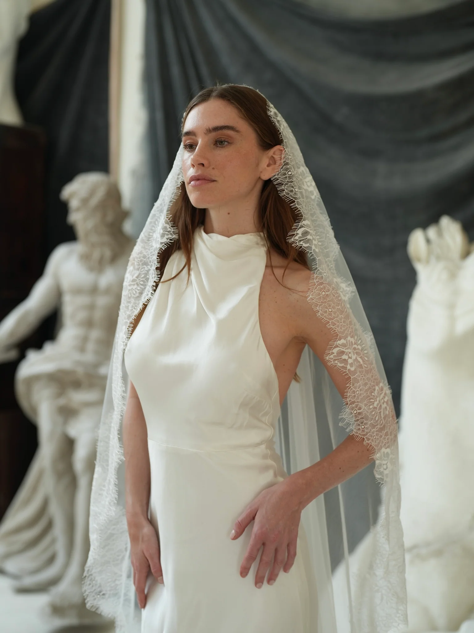 Mantilla Chantilly Lace Veil, Single Tier, Cathedral Length - Image 13